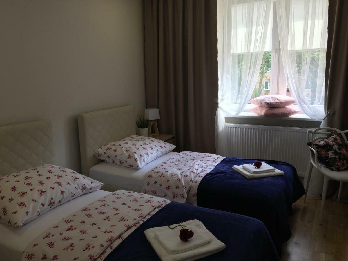 Family & Business Elegant Apartments Ul Astronautow Centrum Downtown - 3 Bedroom, Parking Kielce Exterior photo