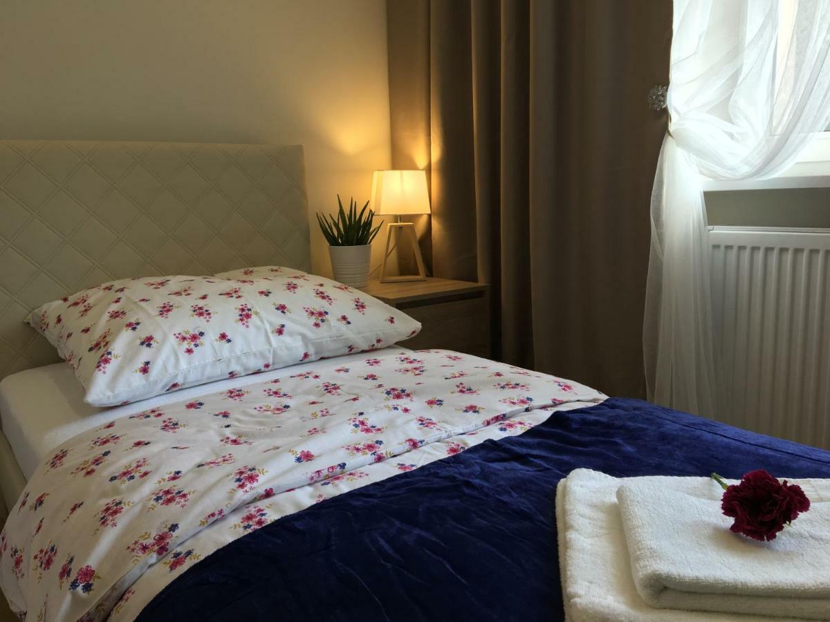 Family & Business Elegant Apartments Ul Astronautow Centrum Downtown - 3 Bedroom, Parking Kielce Exterior photo